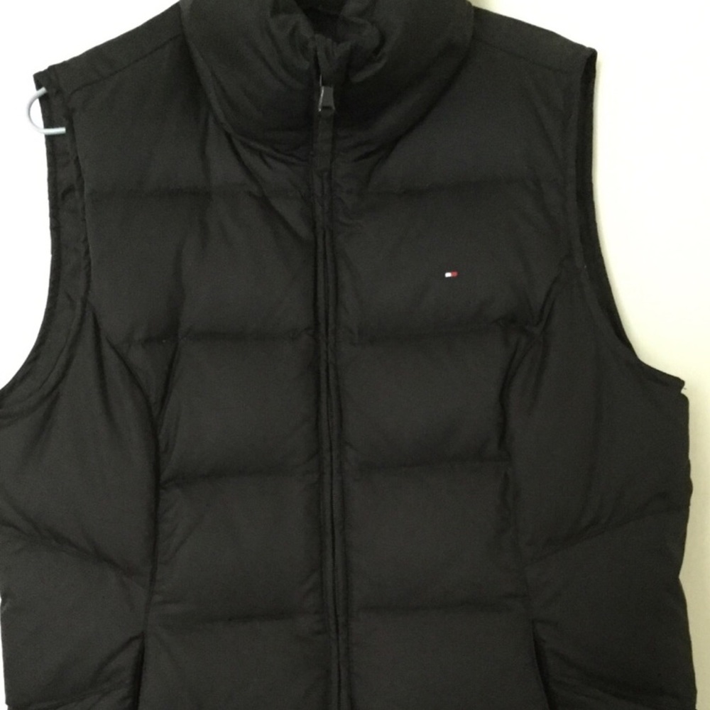 Black Tommy Hilfiger Puffer Vest. L Worn once. EUC - Picture 5 of 8